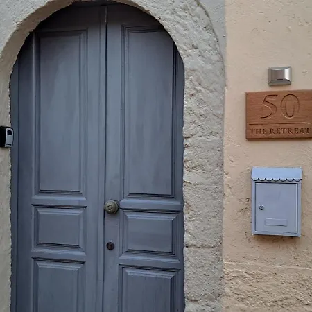 The Retreat 2 Old Town Rhodes بيت للعطل