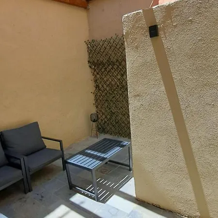The Retreat 2 Old Town Rhodes بيت للعطل